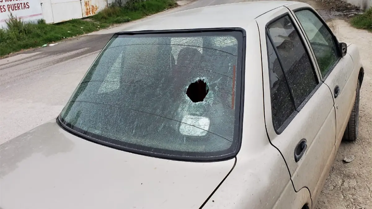 DAÑOS A VEHÍCULO, SUJETO FUE DETENIDO